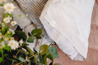 WHY DOES EVERYONE NEED LINEN PILLOWCASES IN THEIR BEDROOM? - Linen Tales Global 