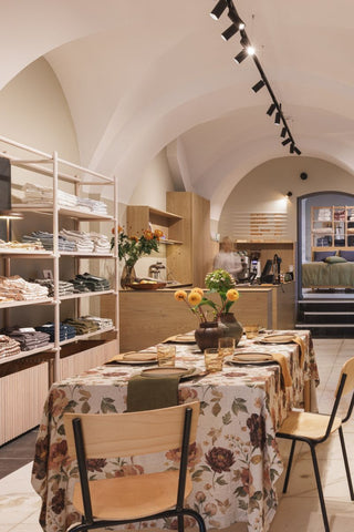 Linen Tales Shop & Café-Didžioji g. 1, Vilnius 